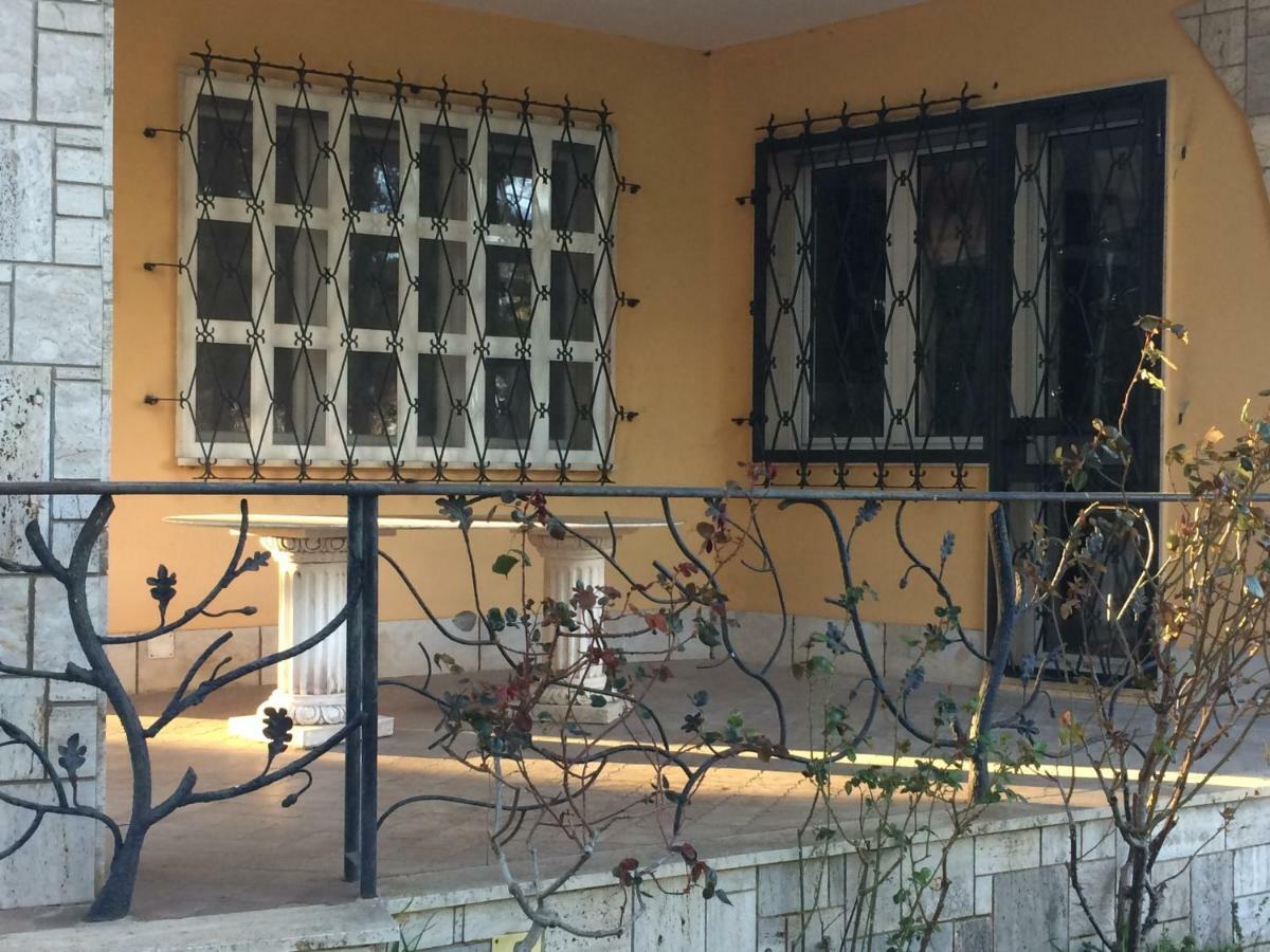 Villa L'Ottagono Con Cucina Parcheggio Privato Telecamerizzato E Wifi Gioia Del Colle Exterior foto
