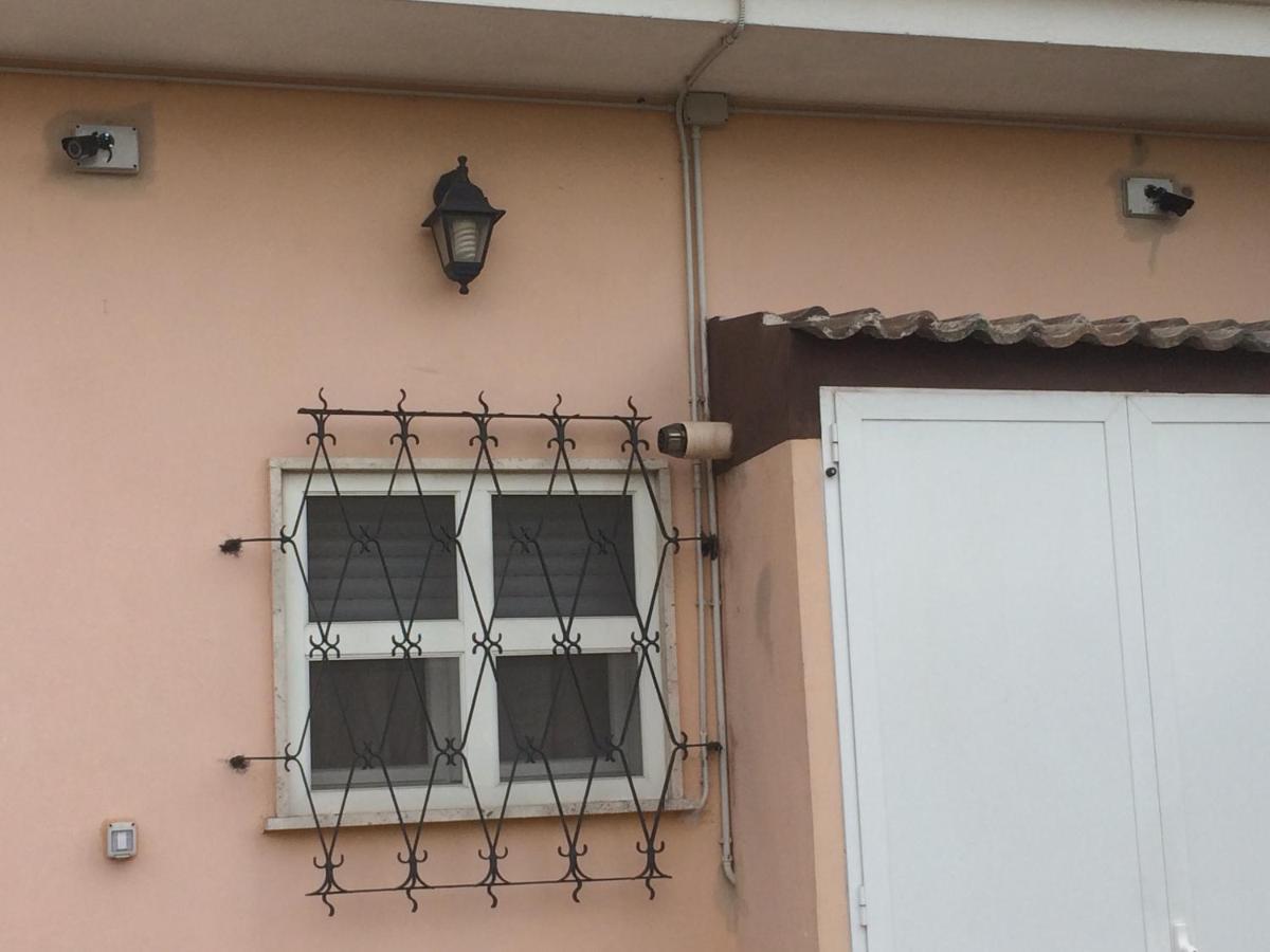 Villa L'Ottagono Con Cucina Parcheggio Privato Telecamerizzato E Wifi Gioia Del Colle Exterior foto
